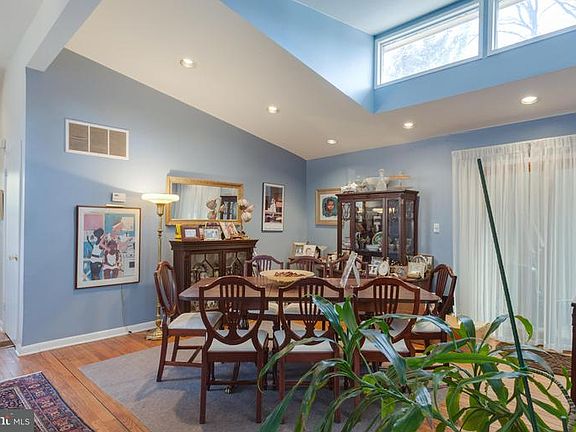 4th image of 8177 E Beach Dr NW