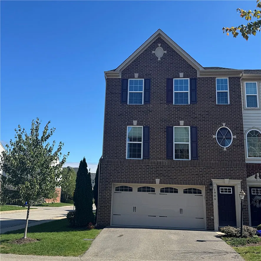3 bed, 2.5 bath, 2088 sqft, $2,700 — Photo 1