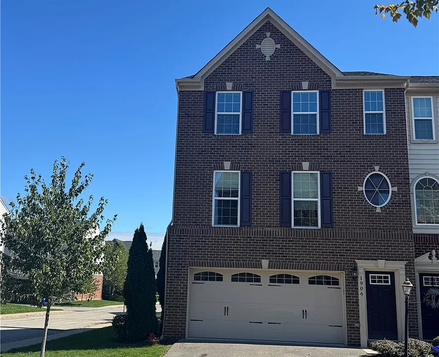 1906 Pointe View Dr