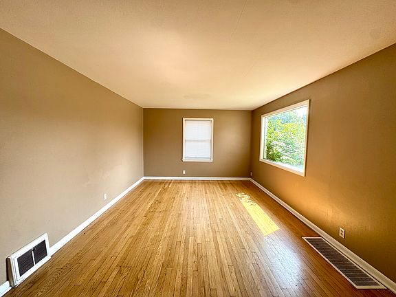 3rd image of 6343 51st Ave