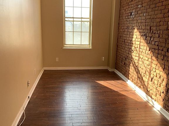 3rd image of 2717 W Girard Ave APT 1