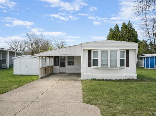 10 Laurel St, Akron, NY 14001