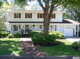 400 Tree Rd, South Setauket, NY 11720