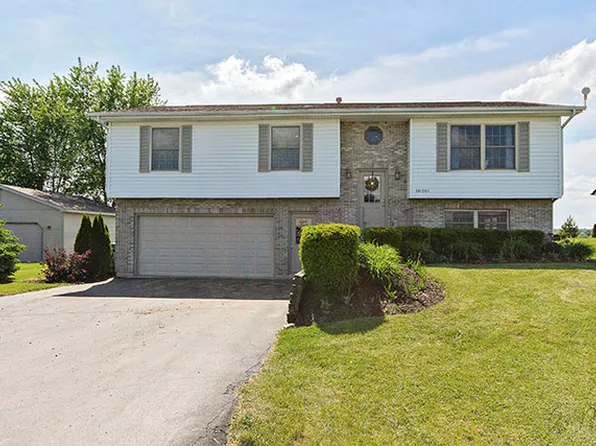 10201 Sharon Ln, Hebron, IL 60034