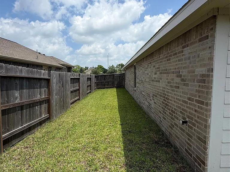 14514 Woodcott Warren Way — Photo 28