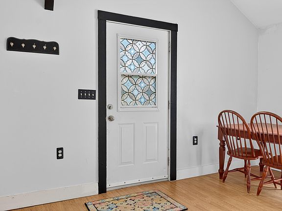 2nd image of 13 Carey Lane