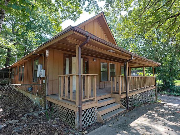 2nd image of 12 Cinnamon Ln