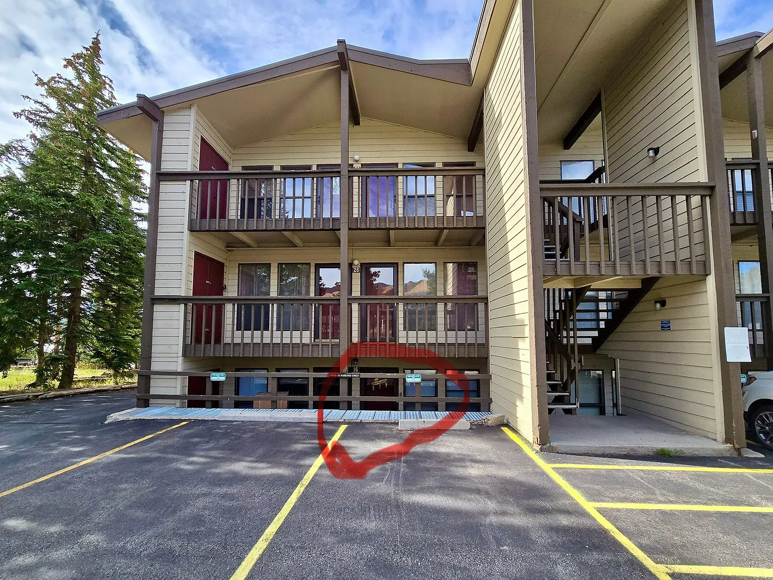 244 Lodgepole St — Photo 2
