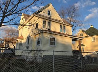 137 Jay St, Freeport, NY 11520