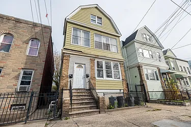 150 Van Nostrand Avenue