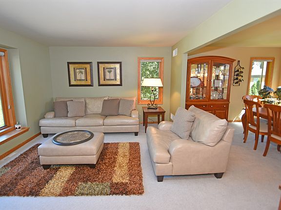 4th image of 3462 Lake Dr