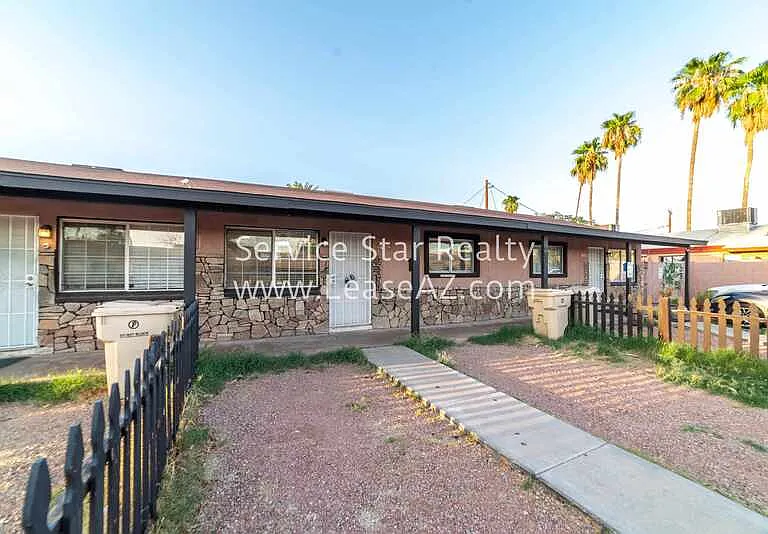 5460 W Palmaire Ave — Photo 3