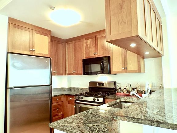 3rd image of 214 Saint Paul St #206