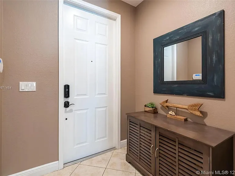 7782 Paddock Pl — Photo 2