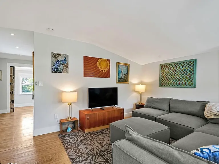 416 S Front St #5 — Photo 7