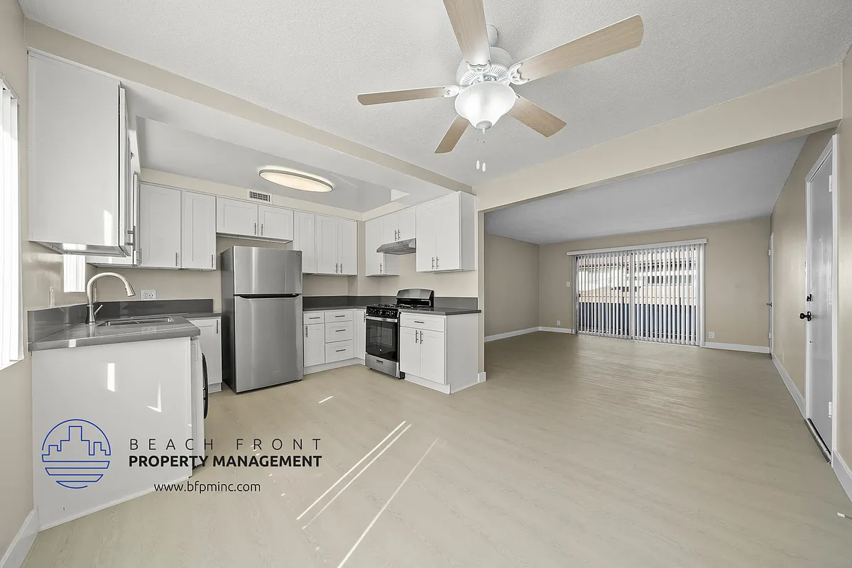 Building Photo - 12236 Manor Dr