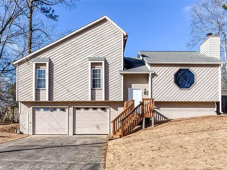 4049 Leicester Dr NE — Photo 1