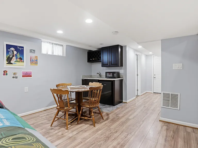 521 Madison St NE #1 — Photo 17