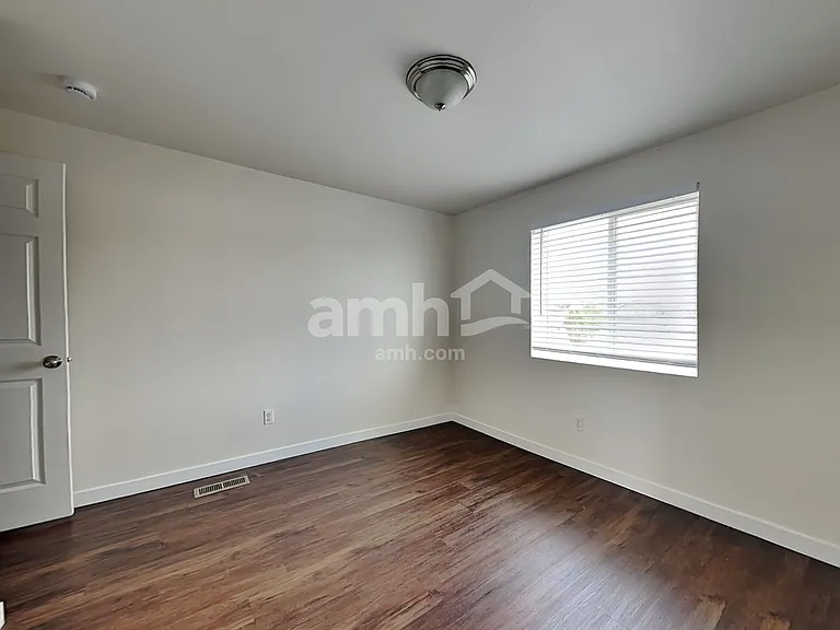 16627 Greenleaf Ave SE — Photo 19