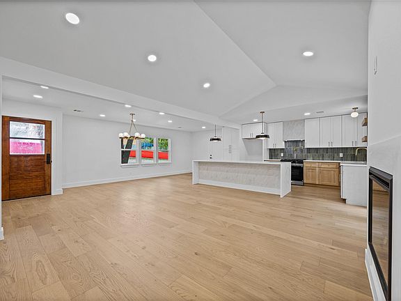 5th image of 6807 Roanoke Dr