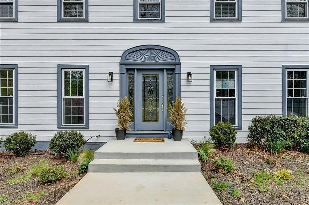 5 bed, 3.5 bath, 3033 sqft, $5,500 — Photo 2