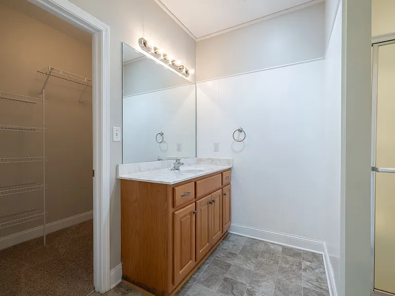 131 Eric Dr — Photo 7