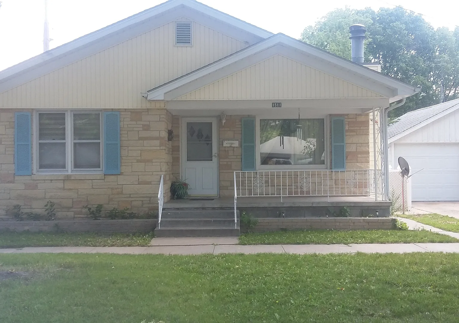 2 Bedroom with garage — Photo 1