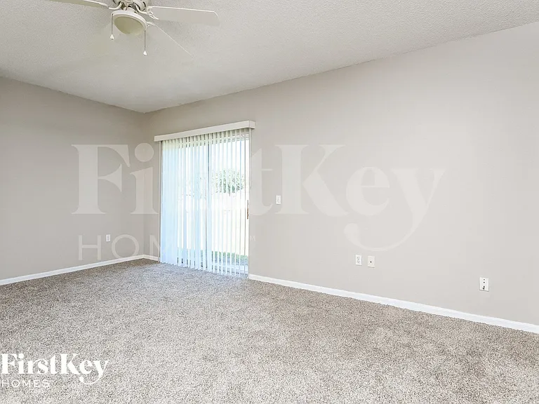 702 Cotulla Dr — Photo 3