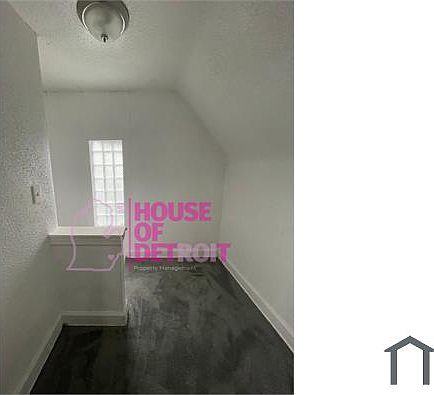 4th image of 14501 Hubbell St