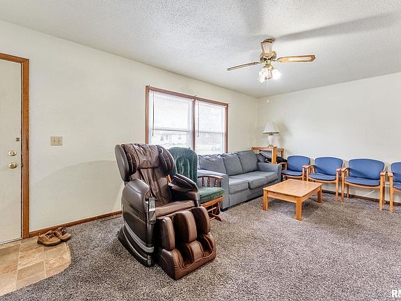 4th image of 325 W 64th St