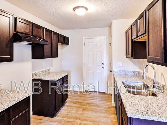 2nd image of 2376 W 1st St