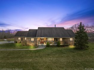 8517 Lennon Rd, Swartz Creek, MI 48473
