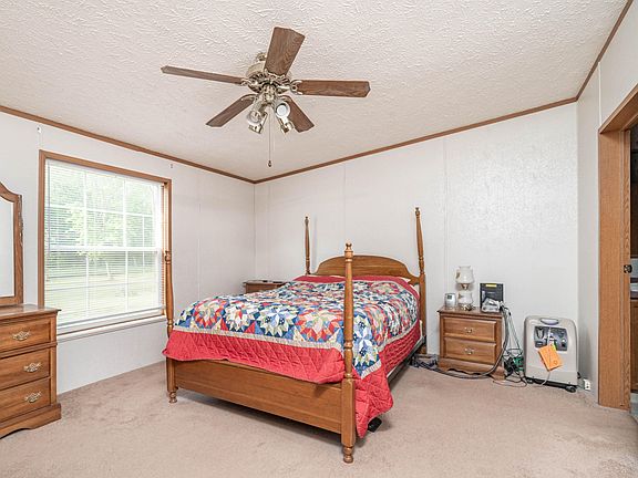 3rd image of 10752 Miller Dr