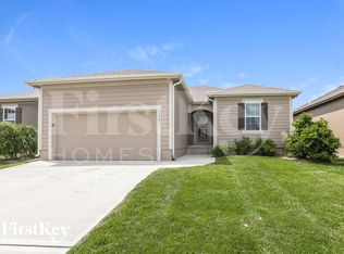 11101 Highview Rd, Peculiar, MO 64078