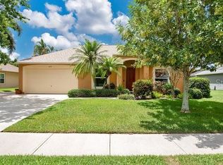 830 Honeysuckle Dr, Rockledge, FL 32955