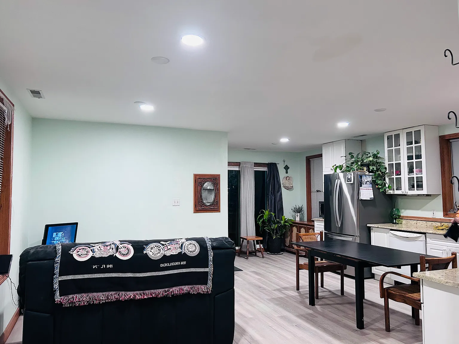 3 bed, 2500 sqft, $1,850 — Photo 3