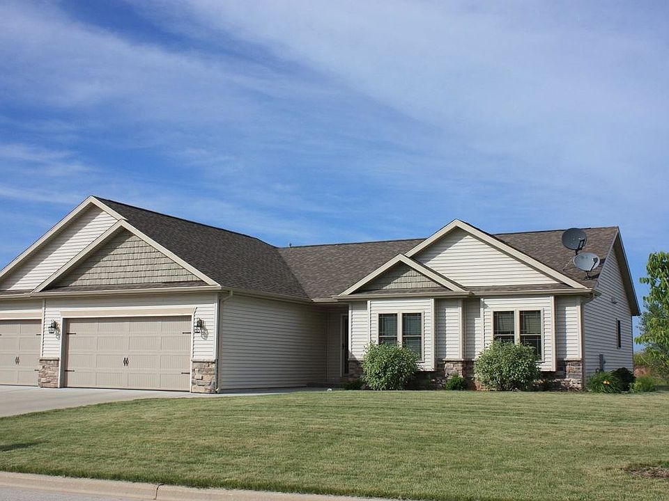 1st image of 458 Emerald Hills Dr