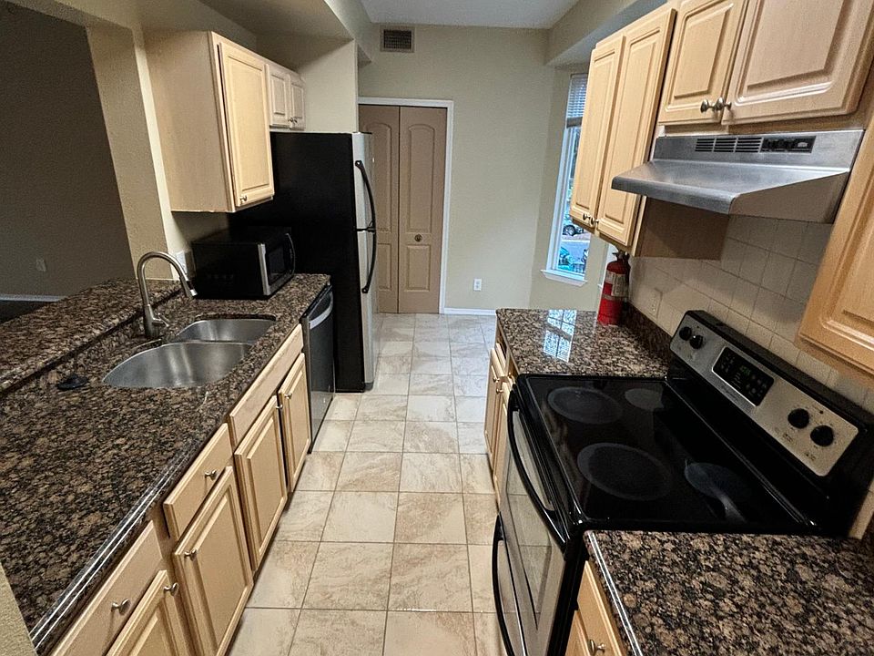 1st image of 408 Summit Ridge Pl APT 216