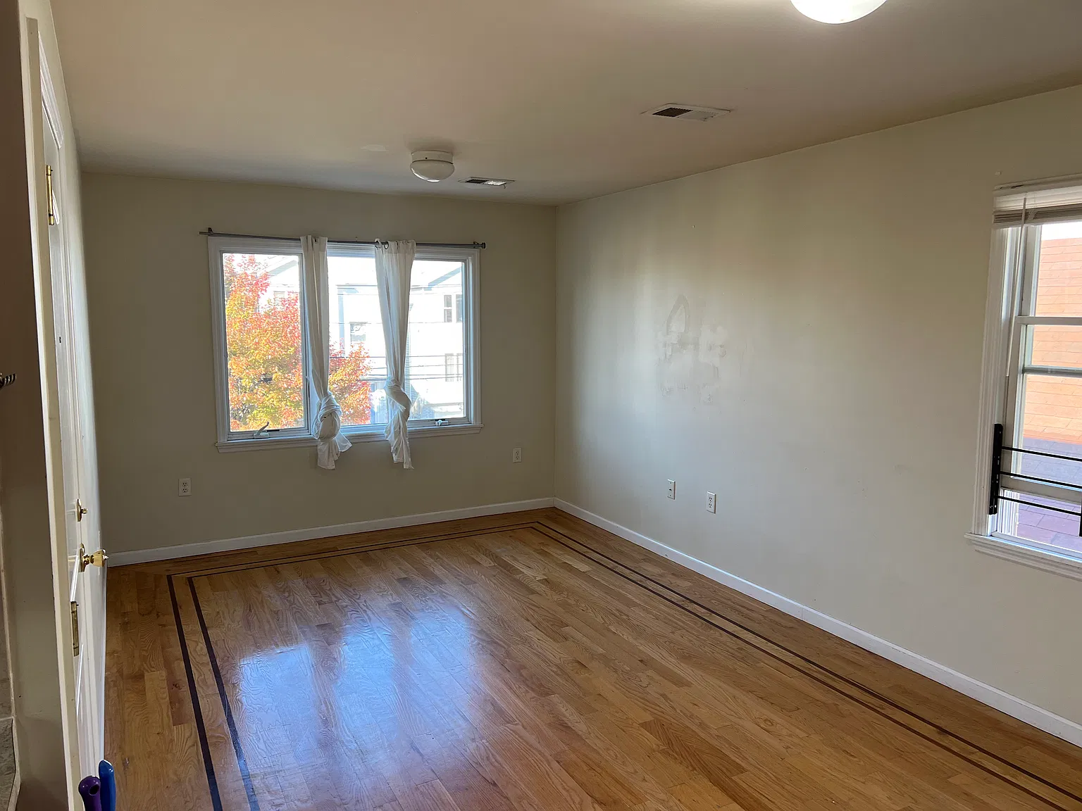 3 bed, $2,650 — Photo 2
