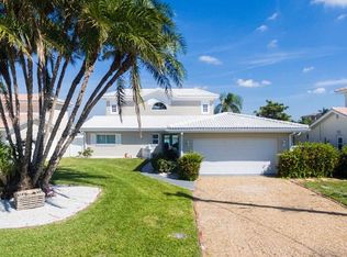 11905 6th St E, Treasure Island, FL 33706