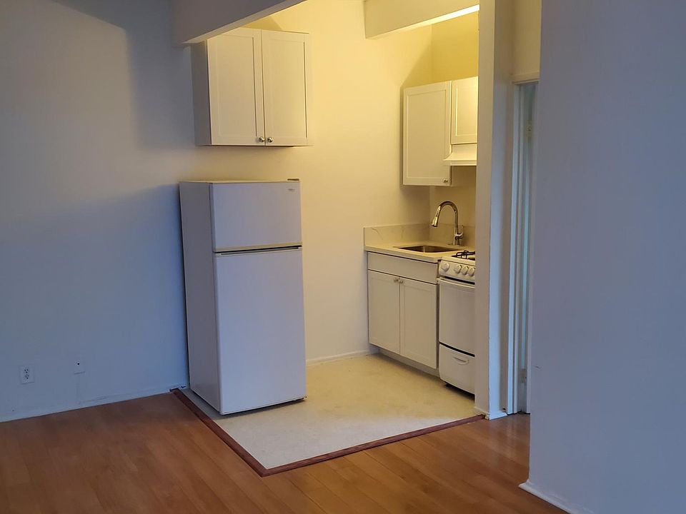 1st image of 1930 Cheremoya Ave APT I