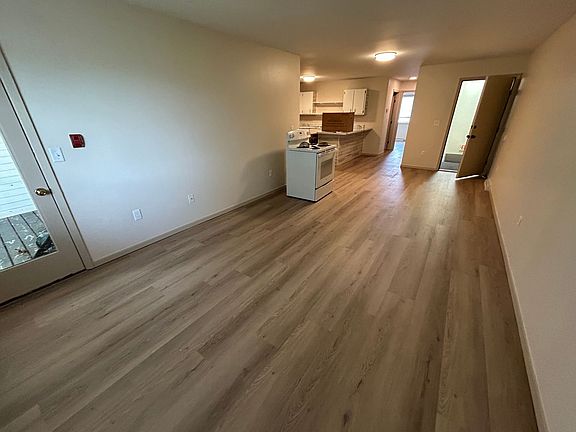 4th image of 40 Bluemound Ct APT 4