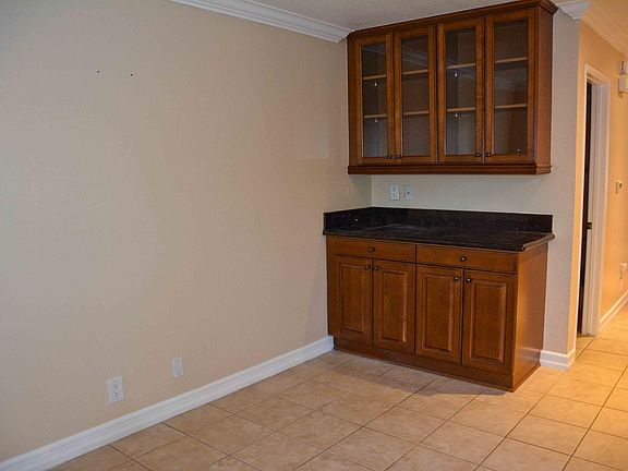 5th image of 70 Elksford Ave