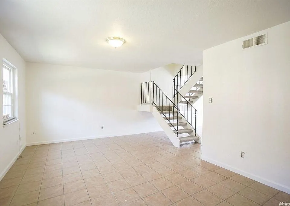 4207 Brookfield Dr
