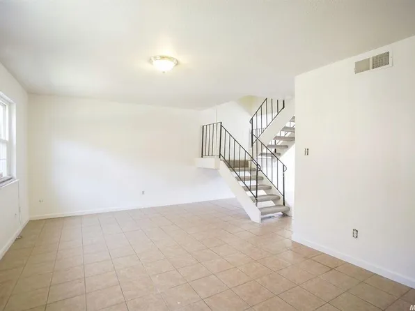 4207 Brookfield Dr, Sacramento, CA 95823