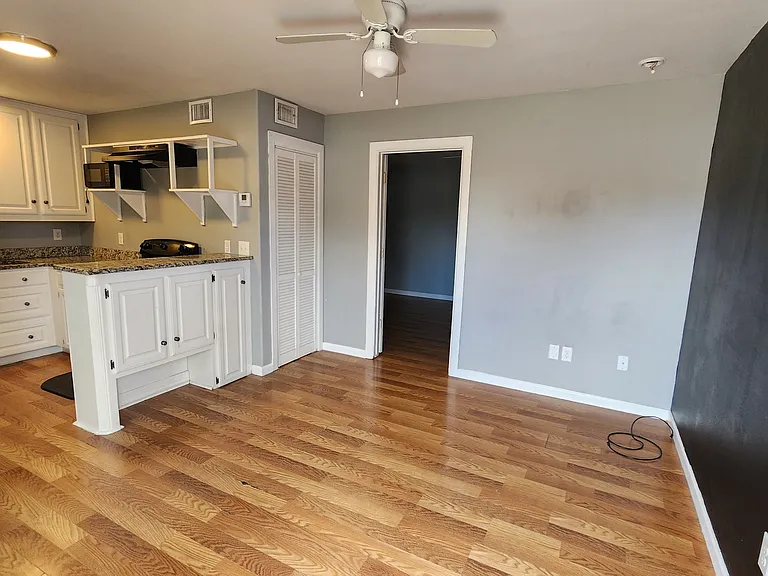 1402 N 2nd St — Photo 7