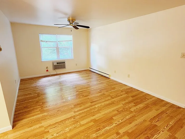 404 Woodcliff Ave — Photo 11