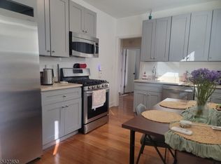 24 E Price St, Linden, NJ 07036