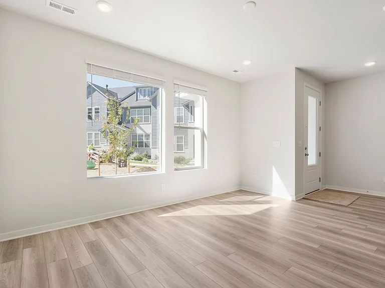 2764 Blue Iris Dr — Photo 6