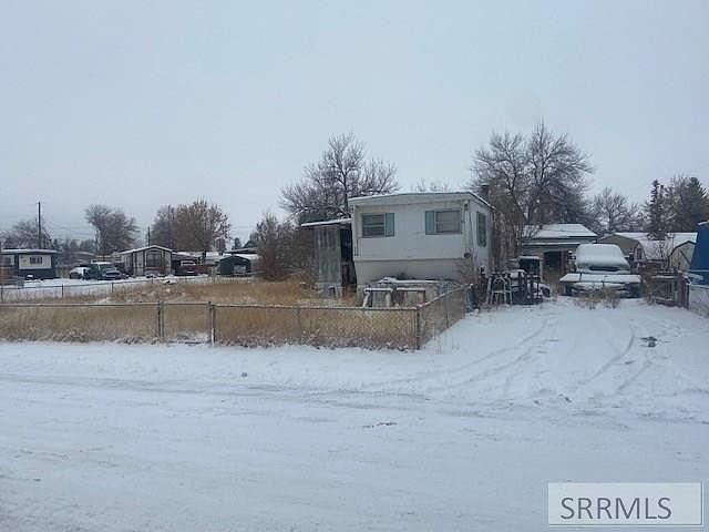 2nd image of 600 N Contor Ave